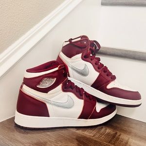 Boys Maroon nike Air Jordans/ mild condition/ women’s size 7.5=boys size 6.5